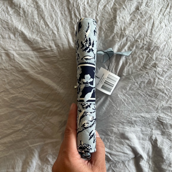 Vera Bradley RFID Turnlock Wallet - Perennials Gray - Picture 5 of 14